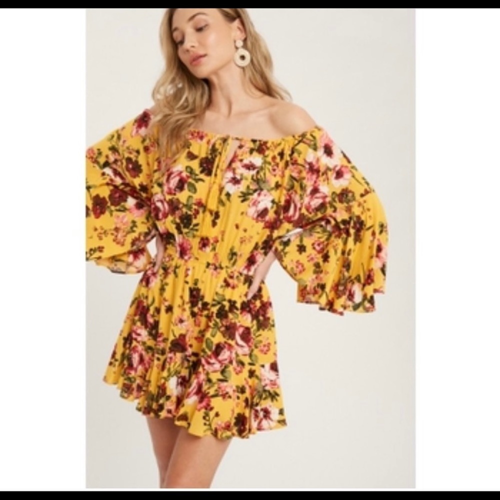 New! Clearance 🔥 Floral Print Bell Sleeve Romper Yellow
